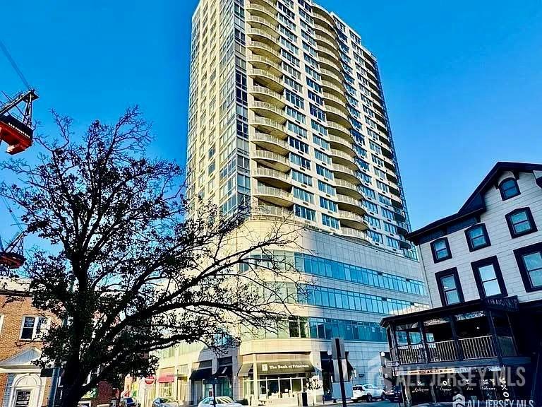 1 Spring Street 2204 Image 2
