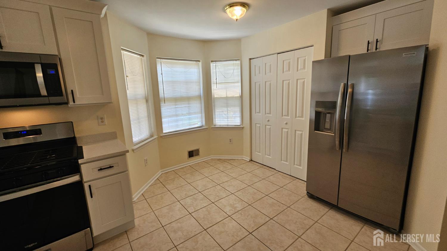 405 Cobblestone Court Image 3
