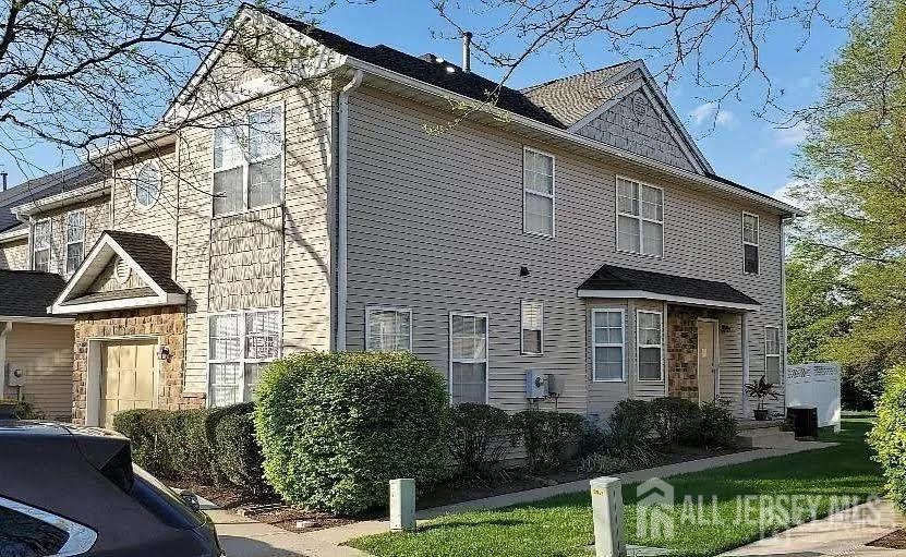 405 Cobblestone Court Image 1