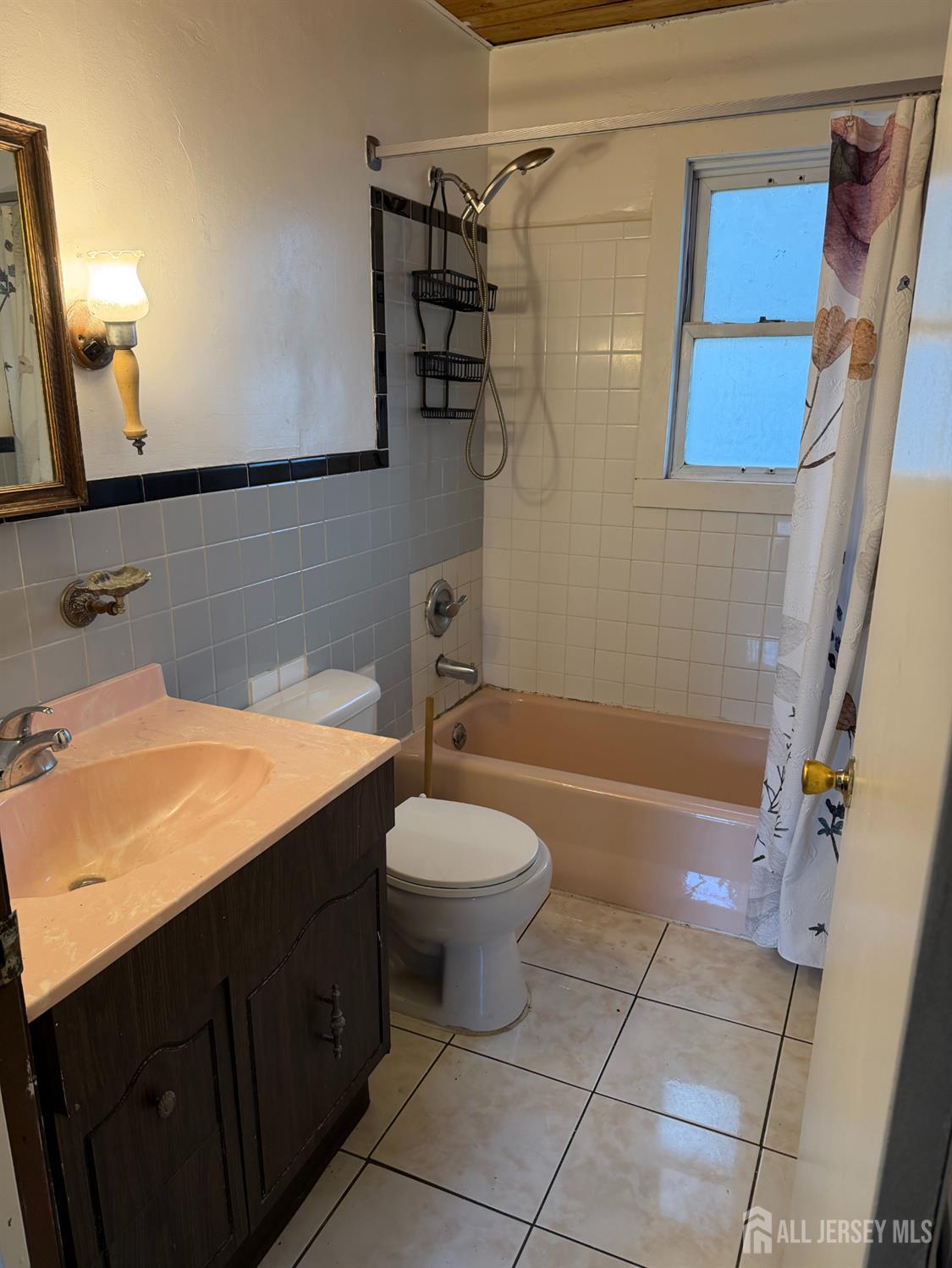 38 Raritan Avenue Image 5
