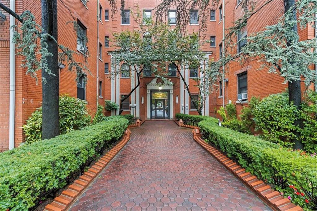 300 Ocean Parkway 4S Image 1