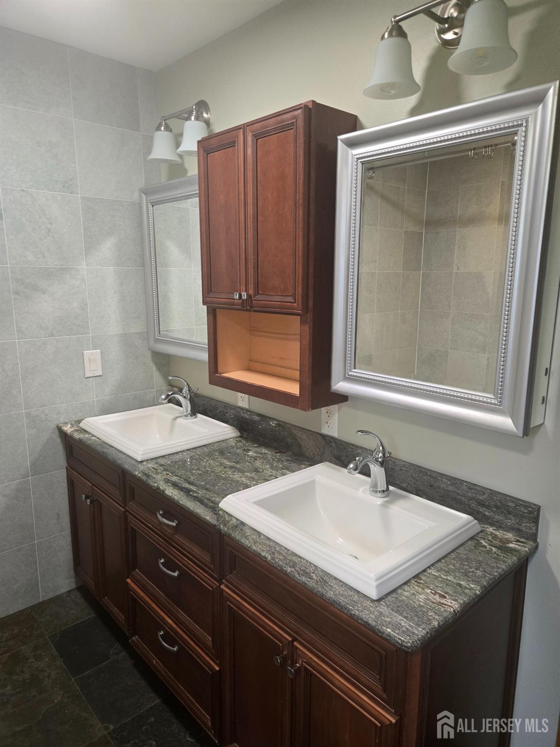 14 larch Street Image 5