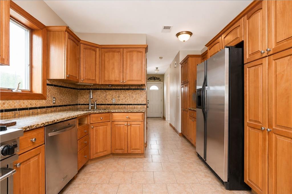 69 Saint Stephens Place, Staten  Island, New York, 10306 image 15