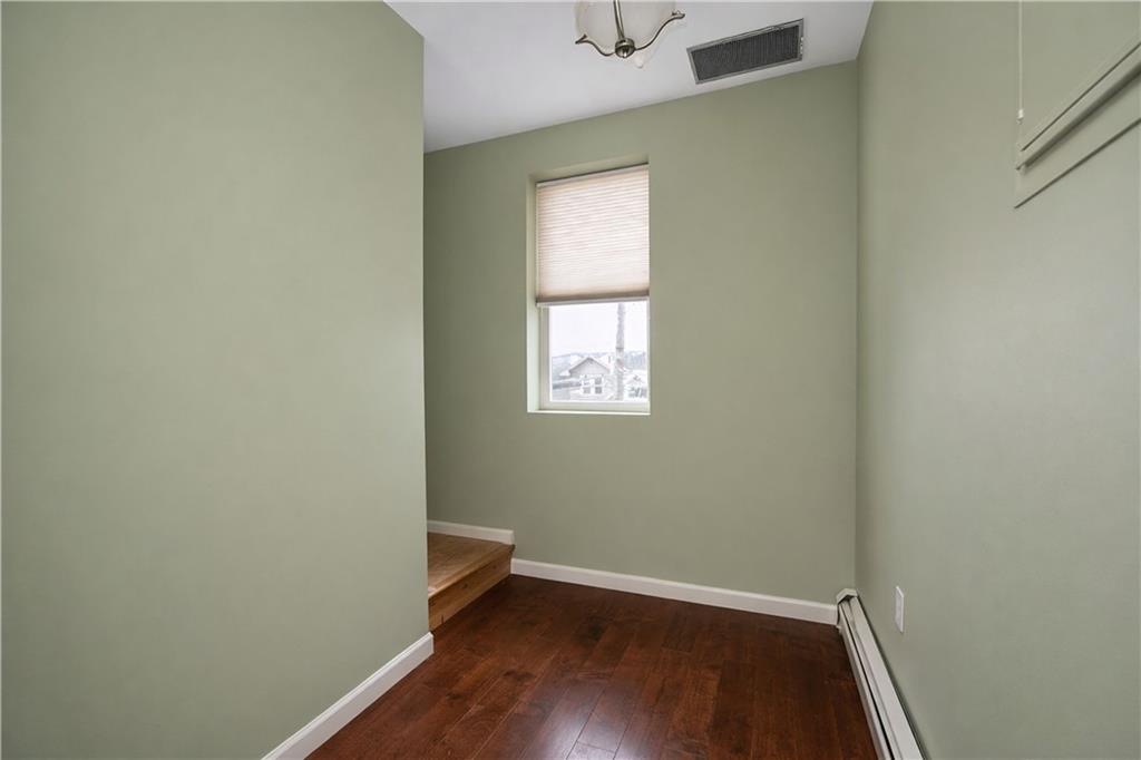 69 Saint Stephens Place, Staten  Island, New York, 10306 image 22