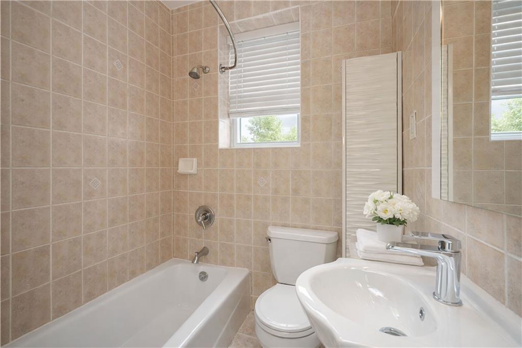 69 Saint Stephens Place, Staten  Island, New York, 10306 image 21