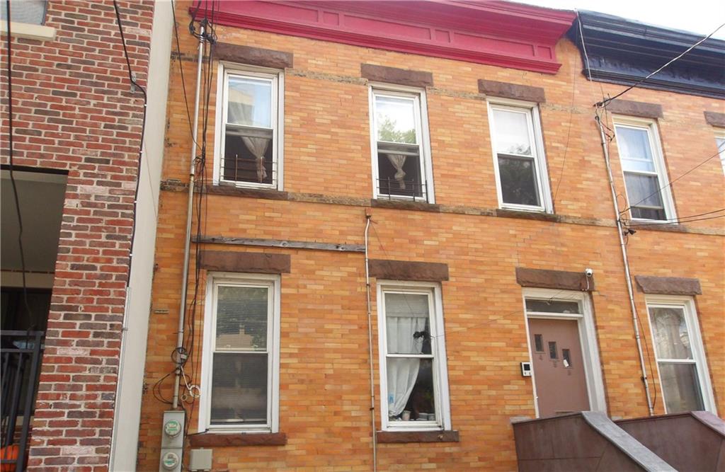 458 East New York Avenue Image 1