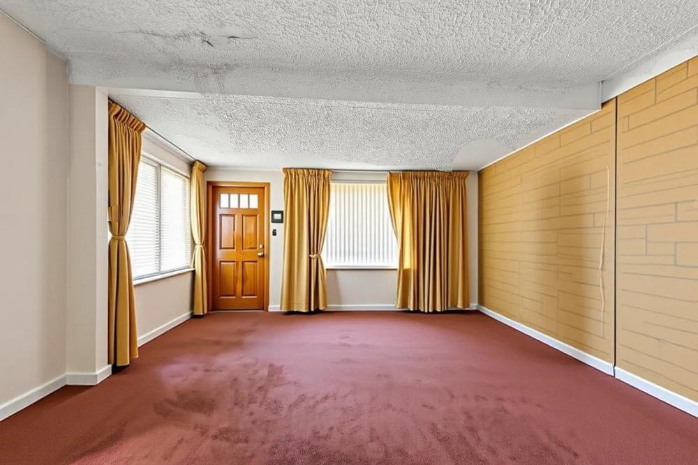 621 East 43rd Street Image 1