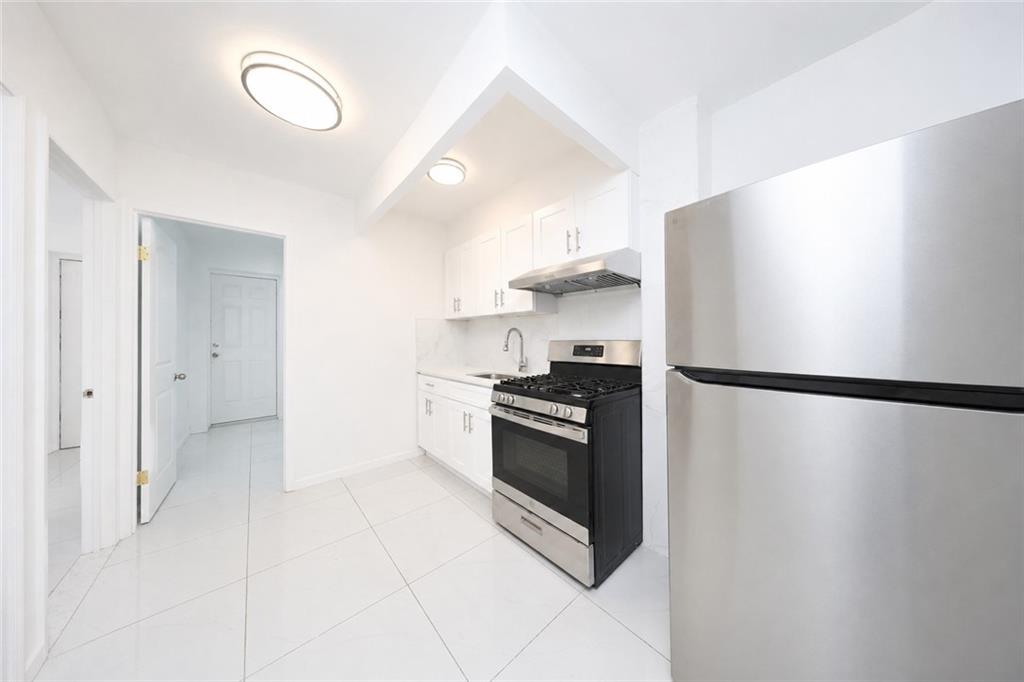 921 60th Street 6A Image 3