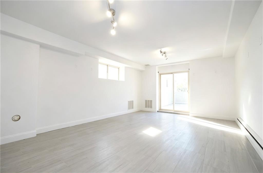 492 Bedford Avenue, Staten  Island, New York, 10306 image 8