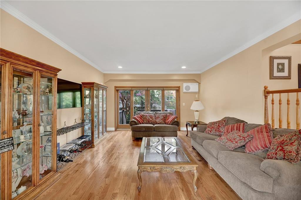 2306 East 70th Street Image 4