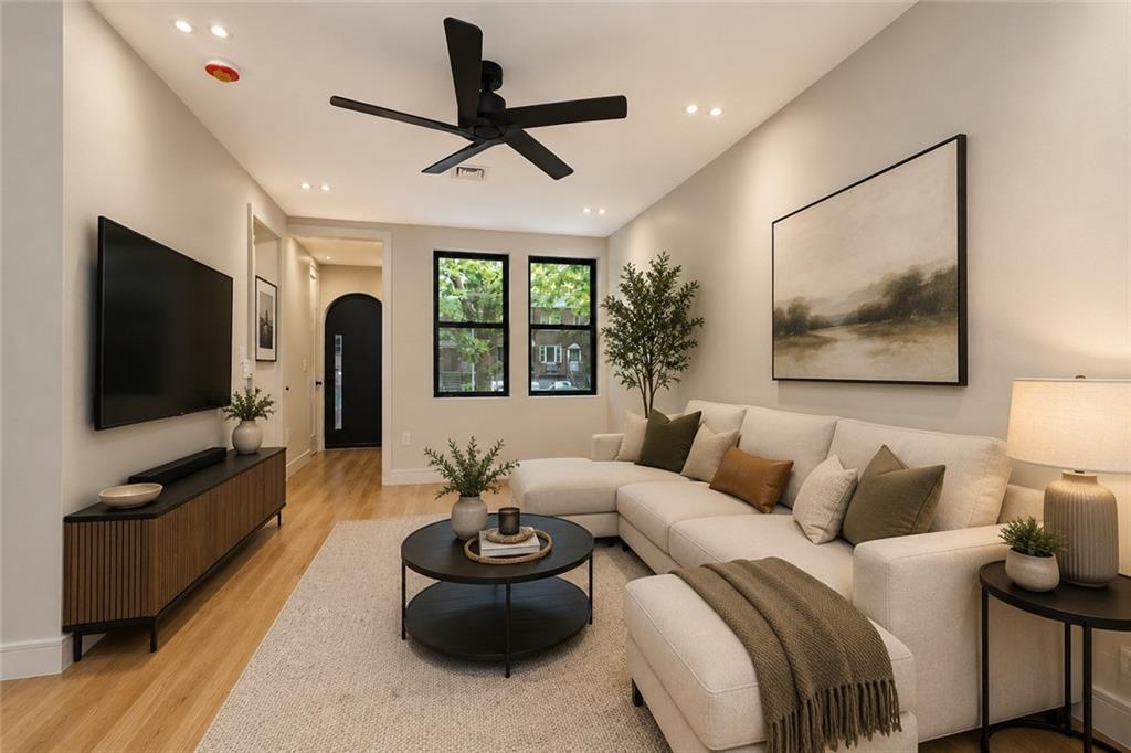 4433 Bedford Avenue Image 4