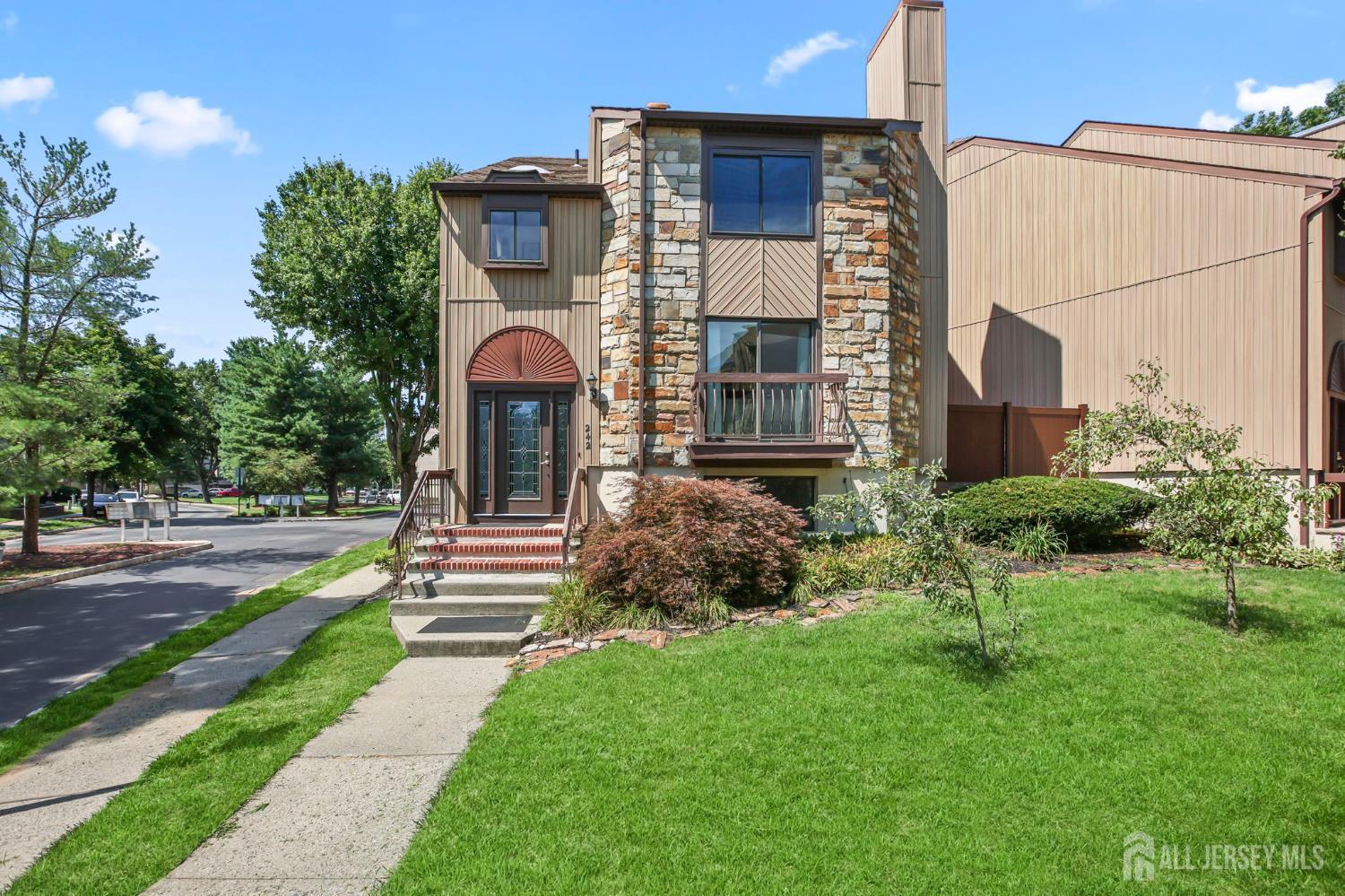 242 Silver Lane Image 1