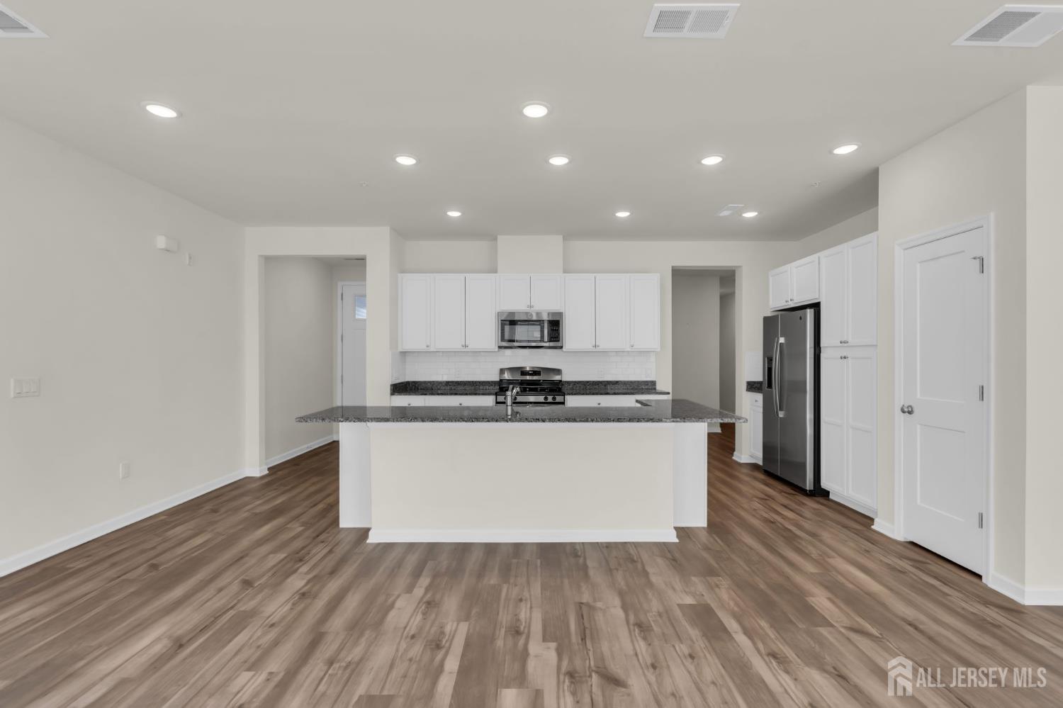 734 Station Road, Dunellen, NJ, 08812 image 15