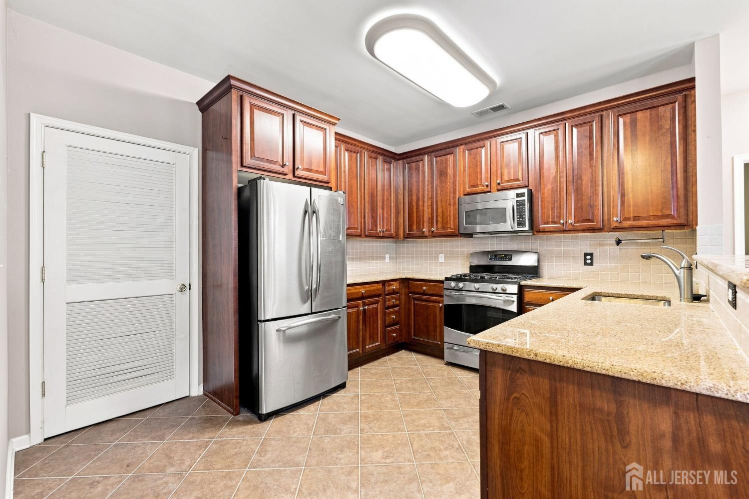 195 Main Street, South Amboy, NJ, 08879 image 6