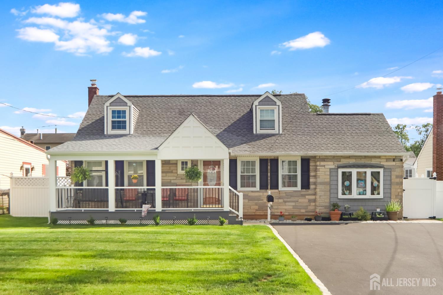 354 Colonia Boulevard, Colonia, NJ, 07067