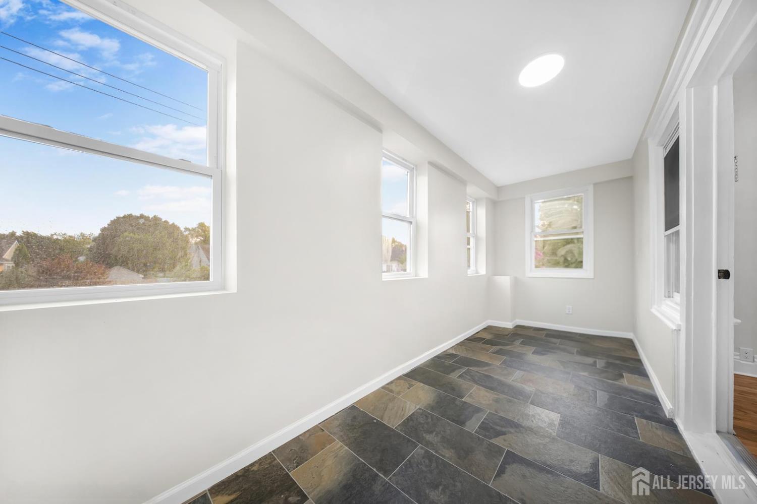 16 Lincoln Avenue Image 5