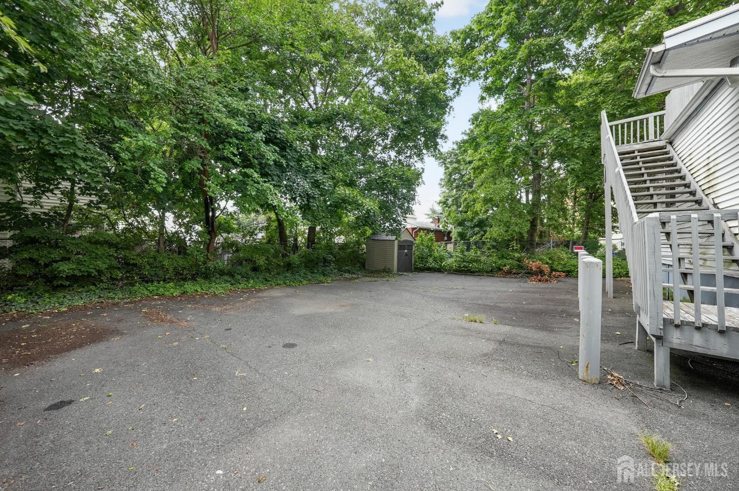 137 Livingston Avenue Image 3