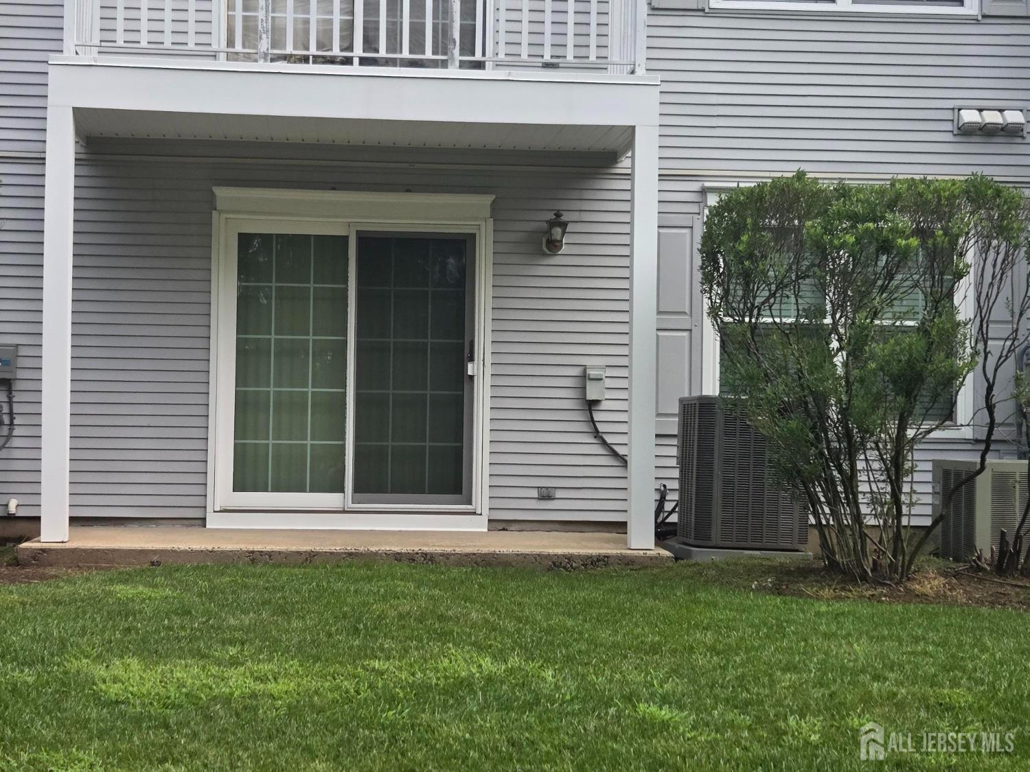 113 Gregory Lane Image 3