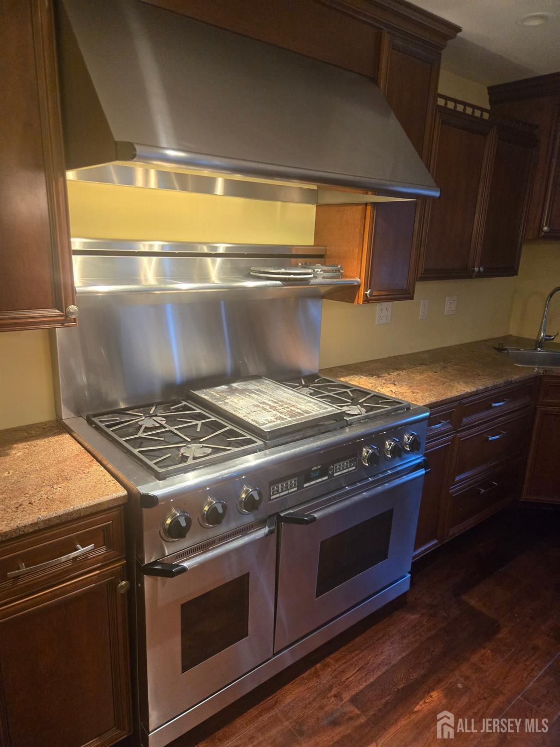 14 larch Street Image 2