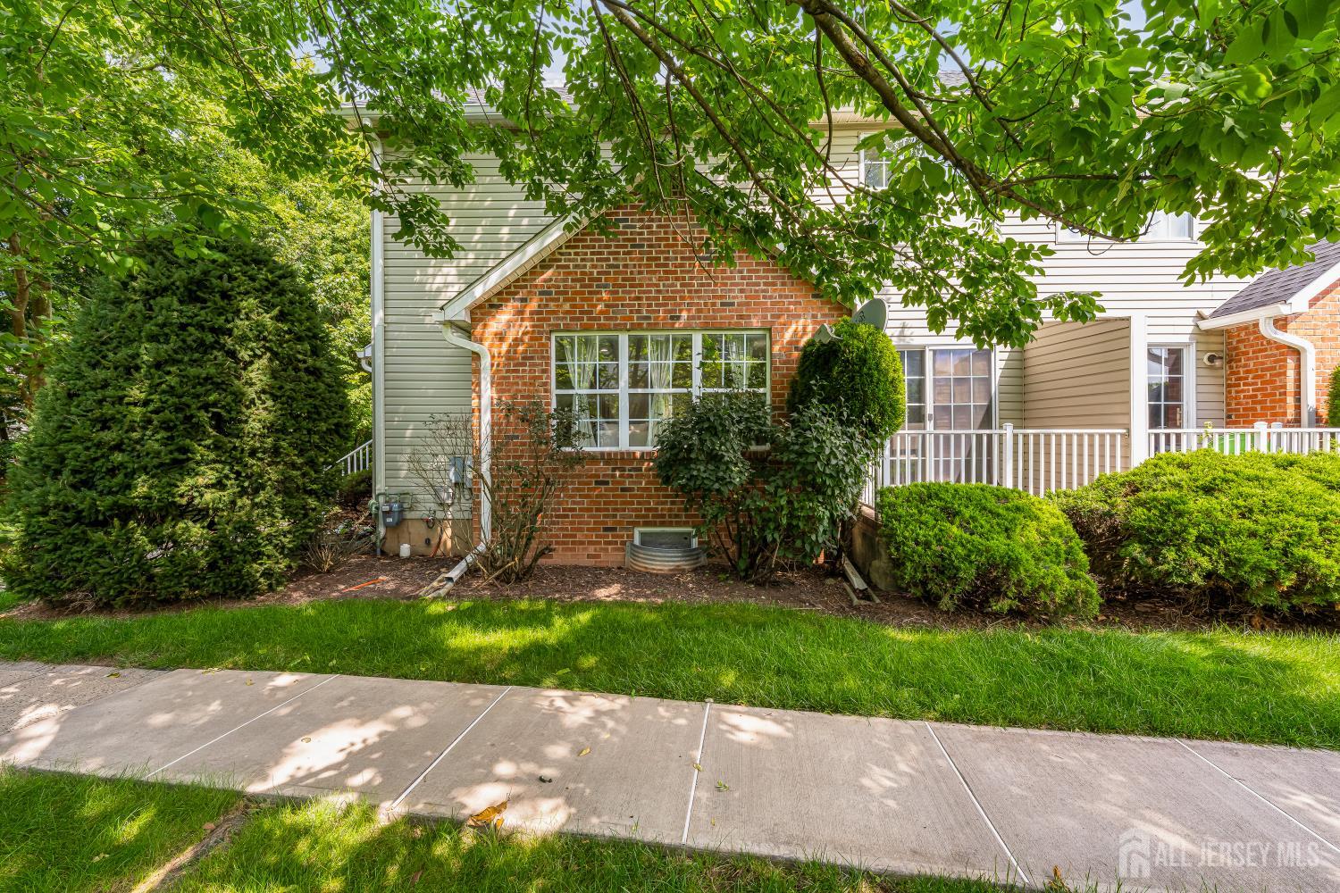 262 Retta Court Image 1
