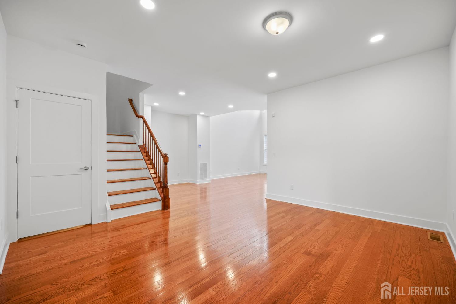 3 Valentino Drive Image 4