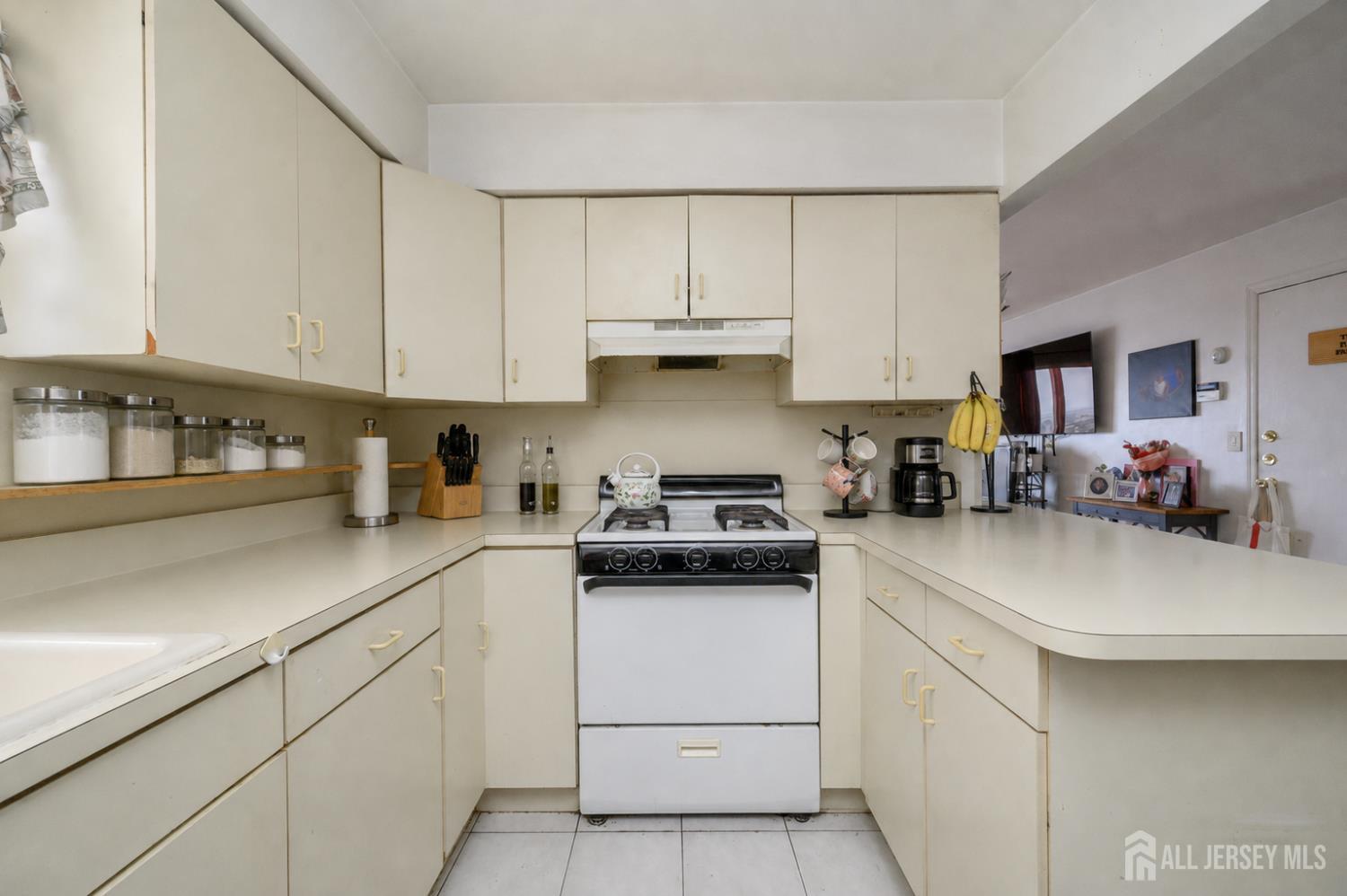 7010 Grand Avenue, North Bergen, NJ, 07047 image 31