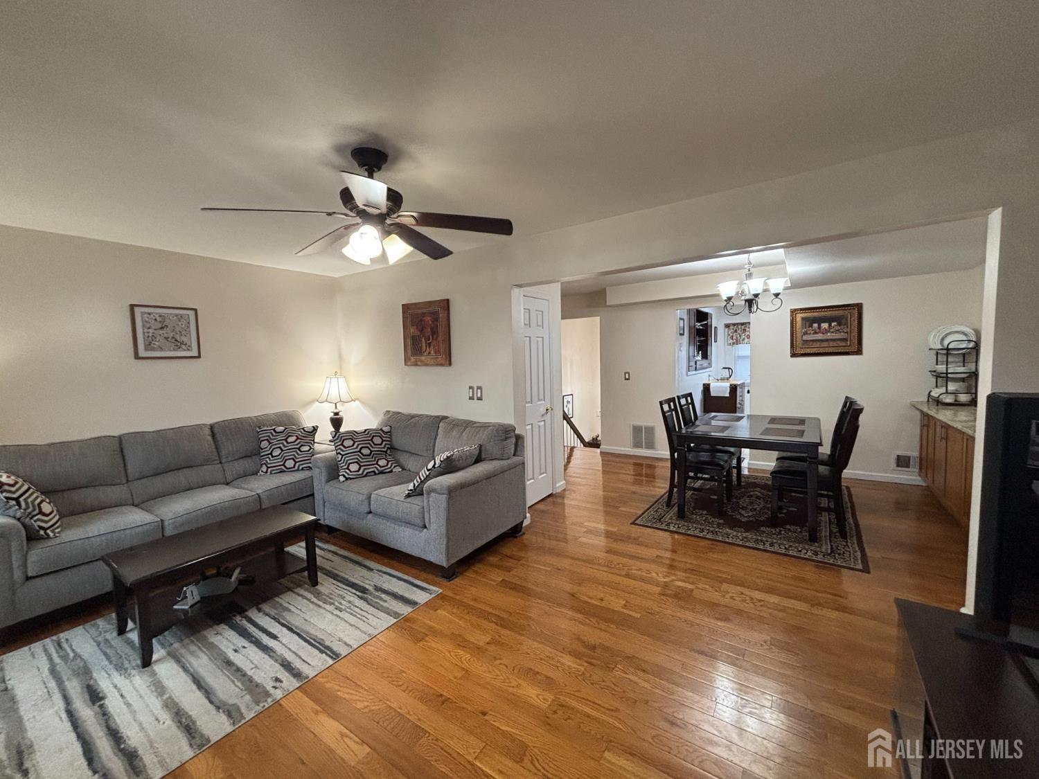 6005 N Oaks Boulevard Image 3