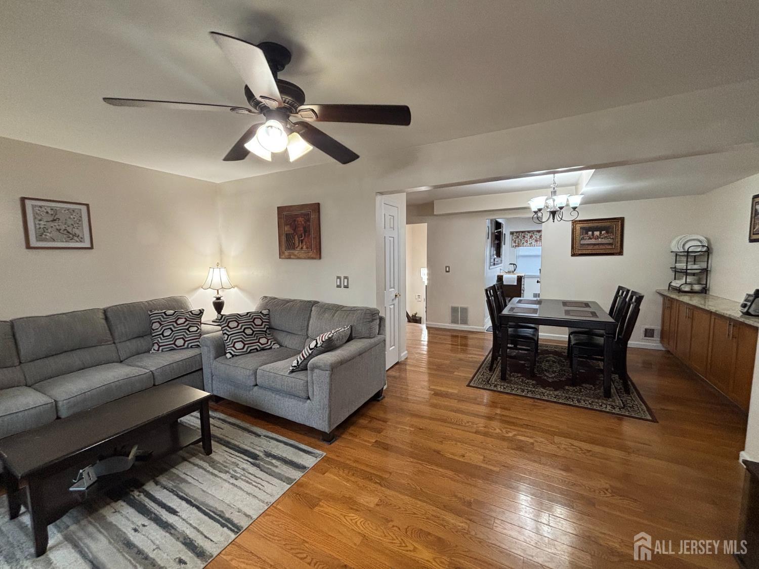 6005 N Oaks Boulevard Image 4