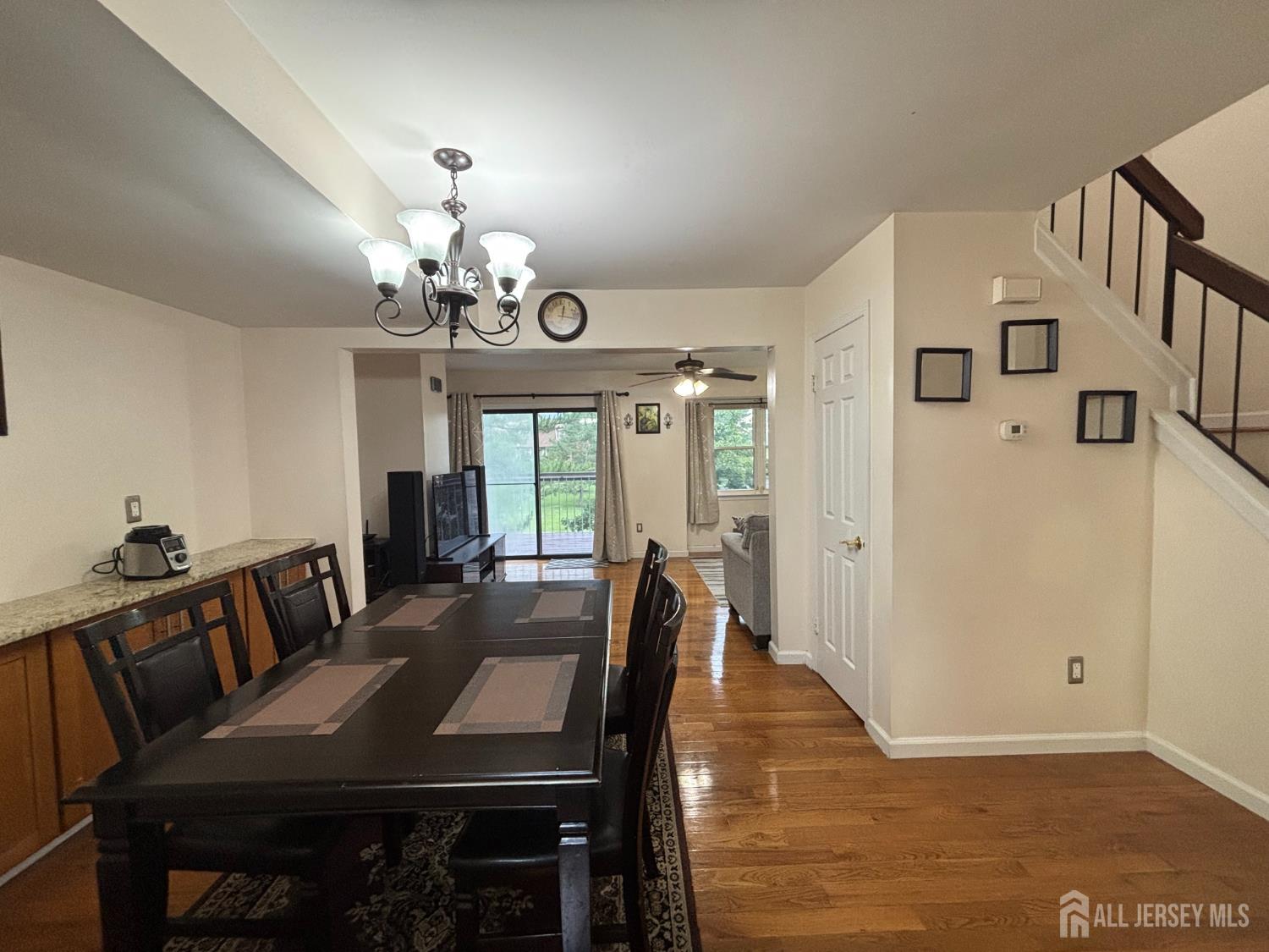 6005 N Oaks Boulevard Image 5