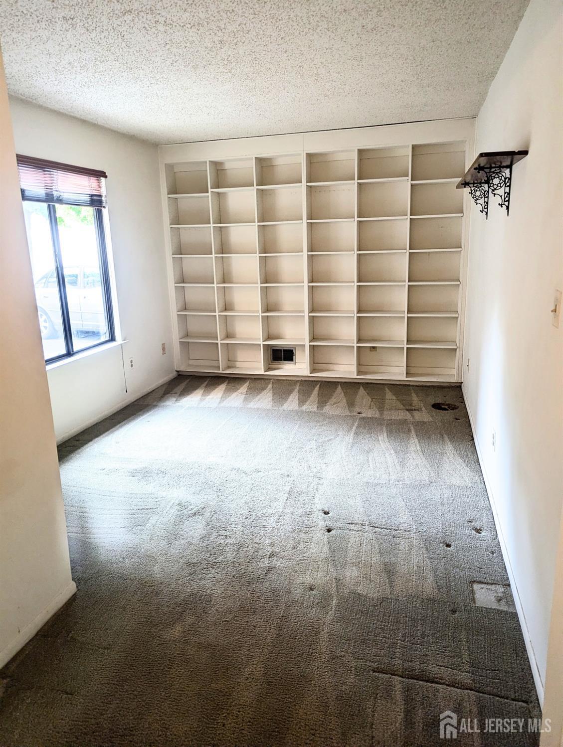 120 Park Gate Drive Image 2