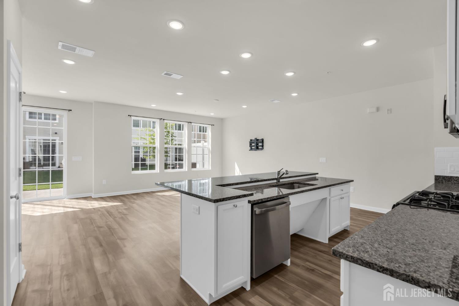 734 Station Road, Dunellen, NJ, 08812 image 16