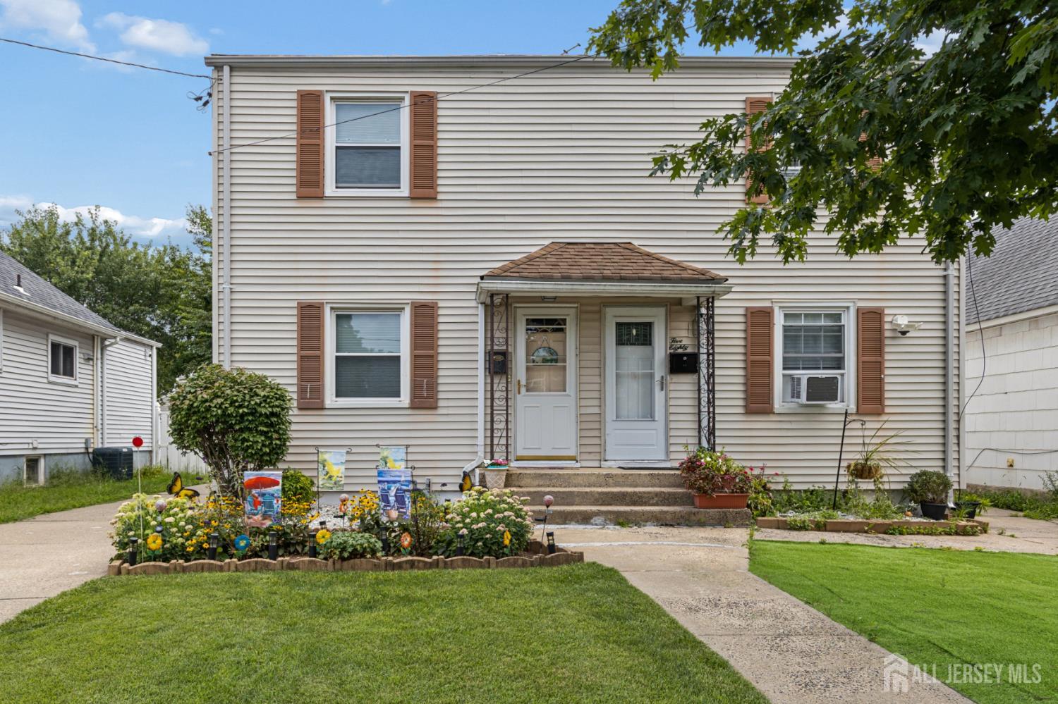 582 Garden Avenue Image 4
