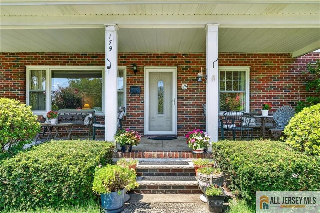 179 Lake Avenue Image 5