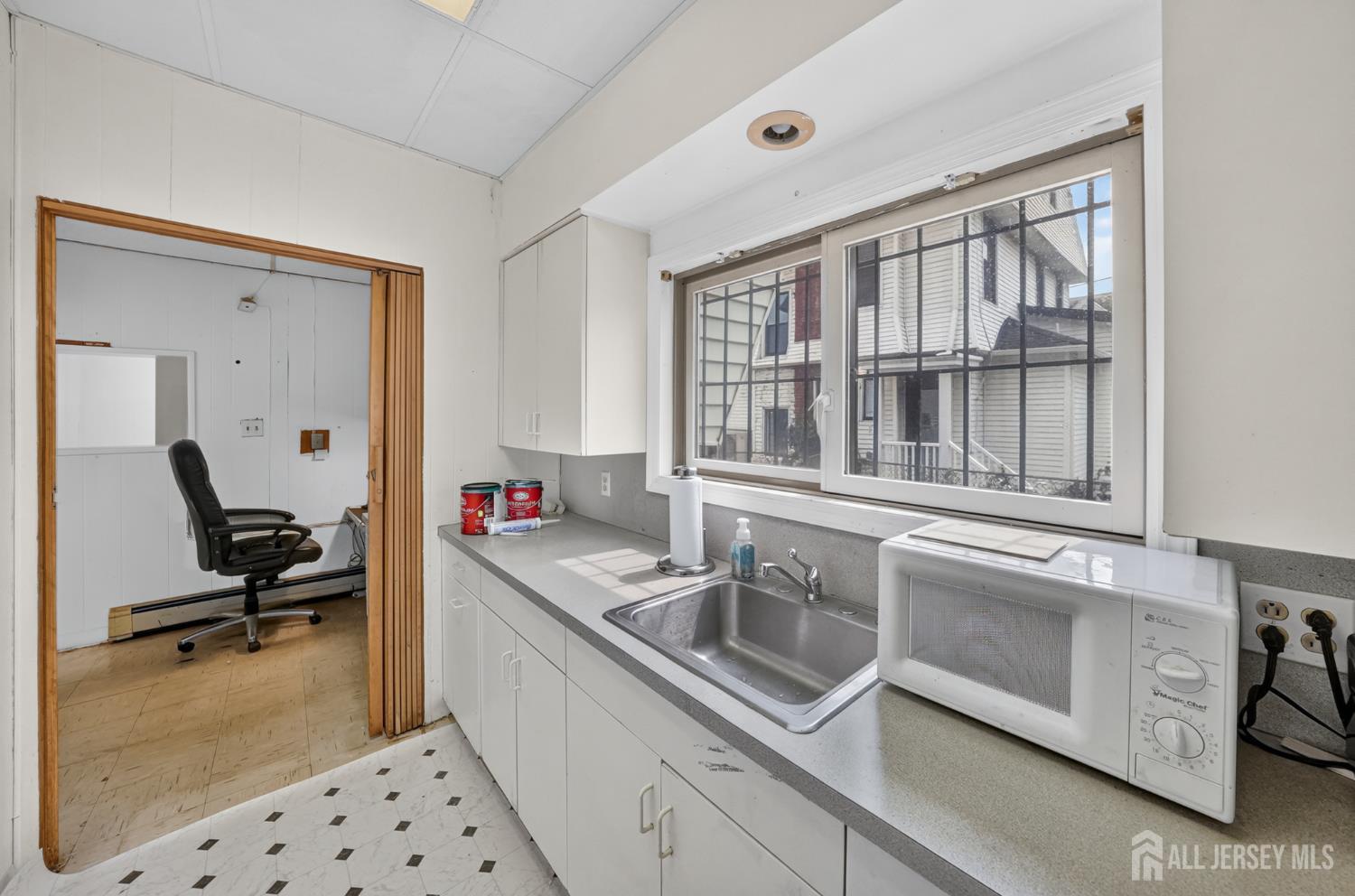 137 Livingston Avenue, New Brunswick, NJ, 08901 image 16