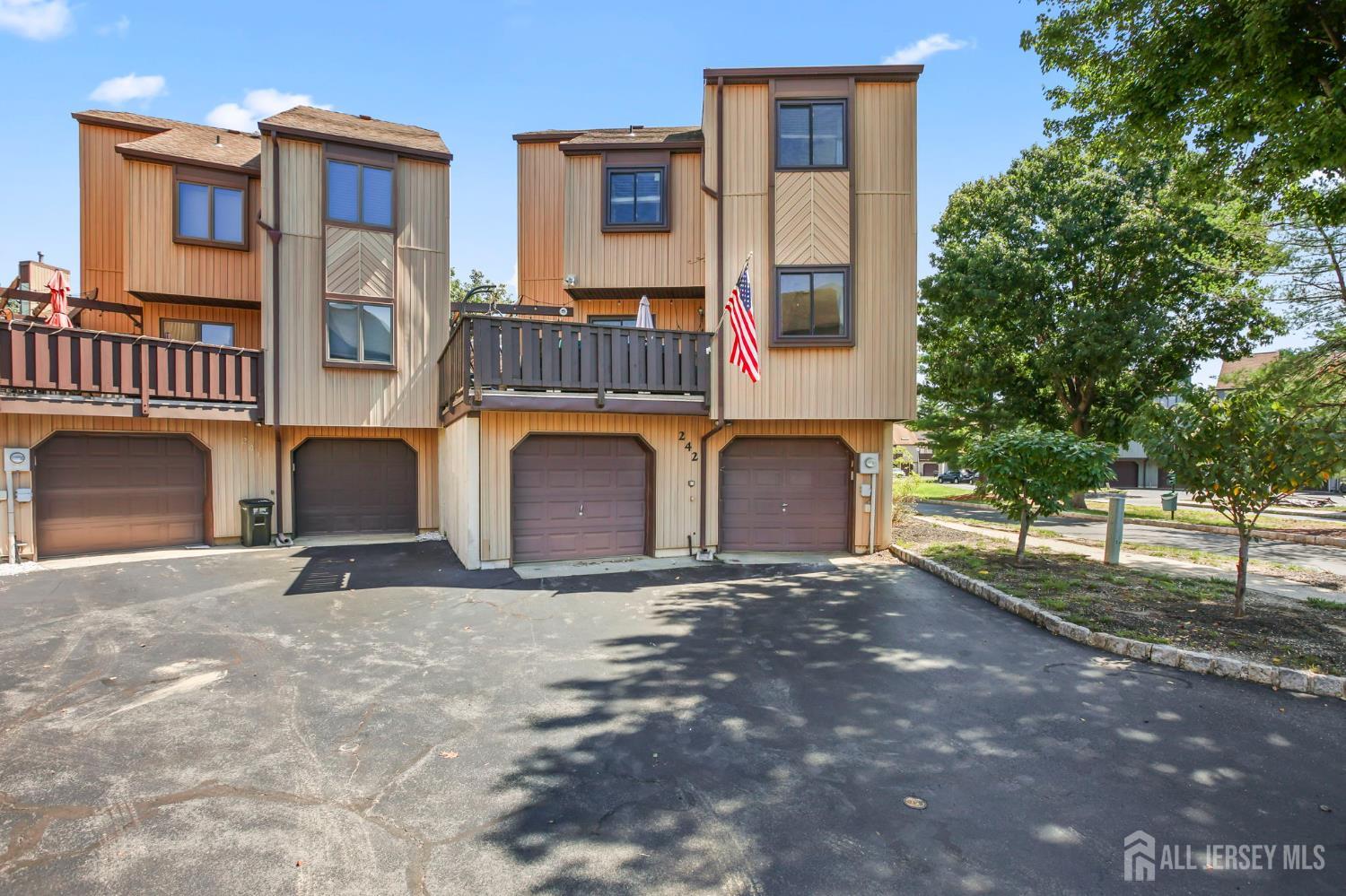 242 Silver Lane Image 3