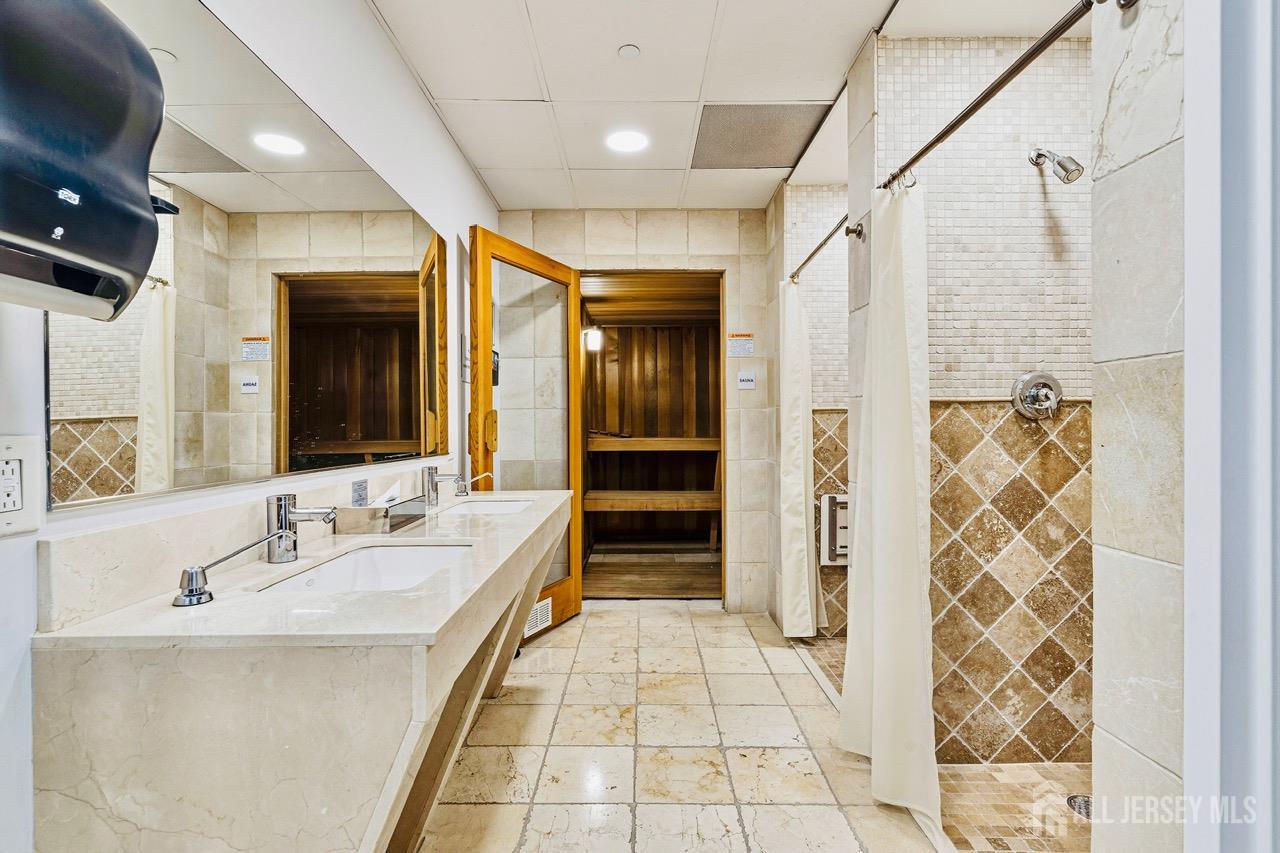 1 Spring Street 2204, New Brunswick, NJ, 08901 image 55