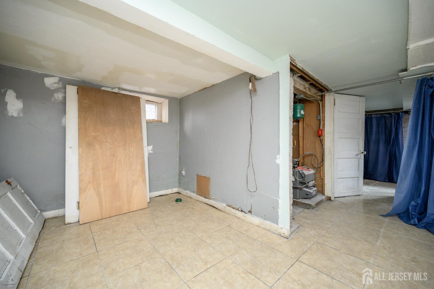 313 Wagner Avenue, Perth Amboy, NJ, 08861 image 19