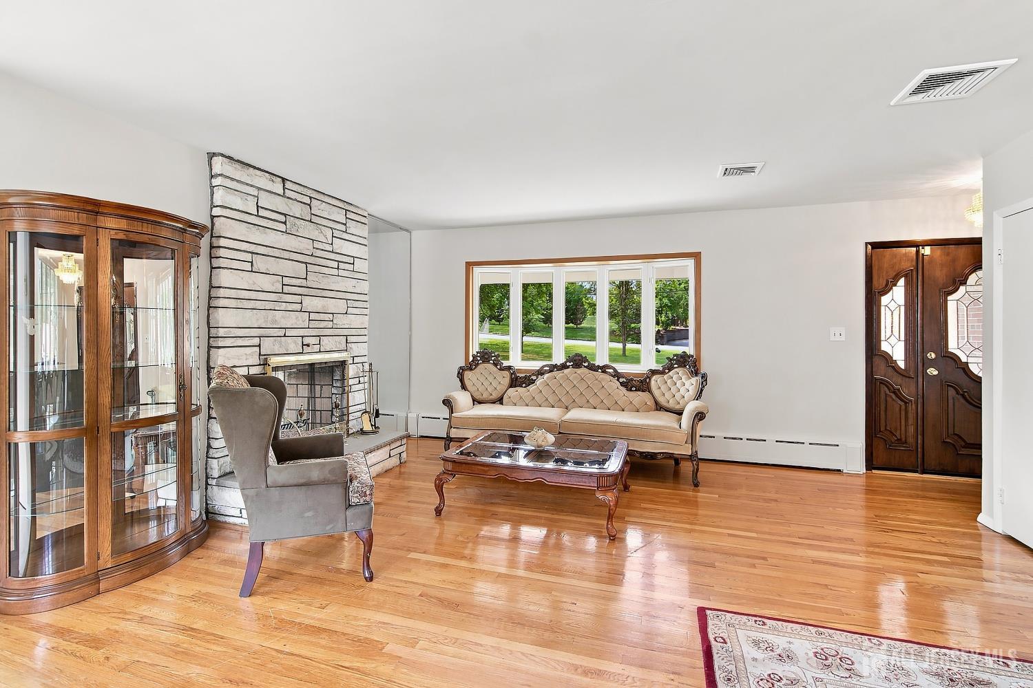 189 Kensington Avenue, Colonia, NJ, 07067 image 11