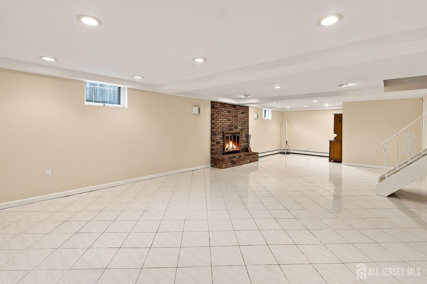 189 Kensington Avenue, Colonia, NJ, 07067 image 31