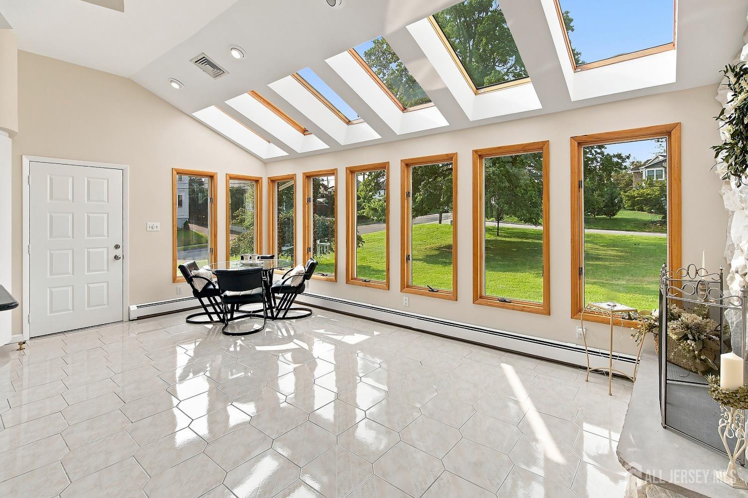 189 Kensington Avenue, Colonia, NJ, 07067 image 16