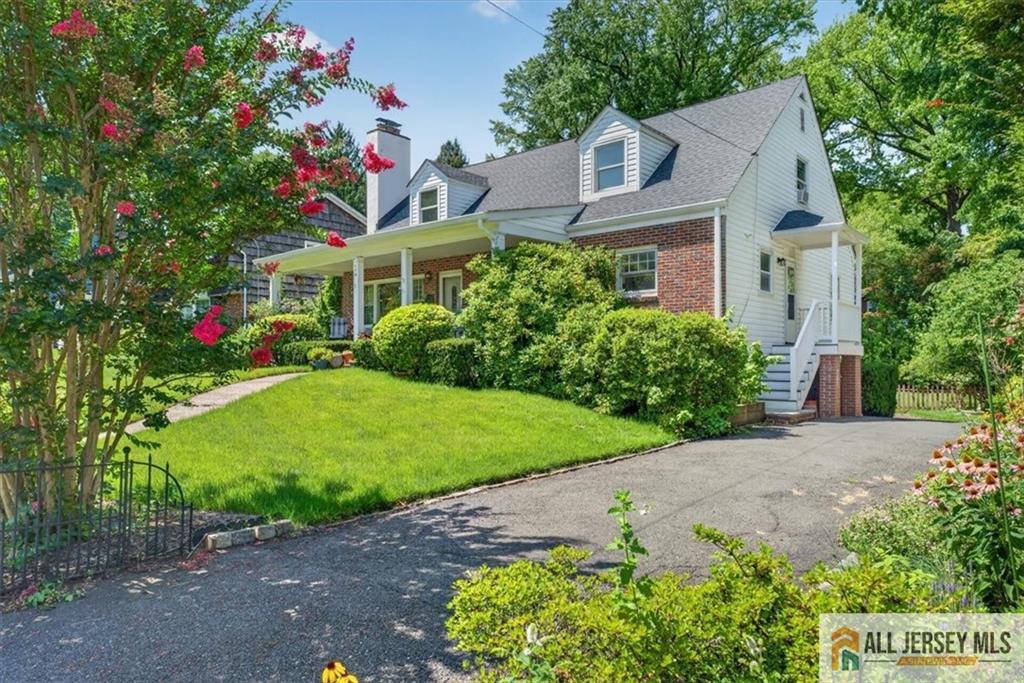 179 Lake Avenue Image 4