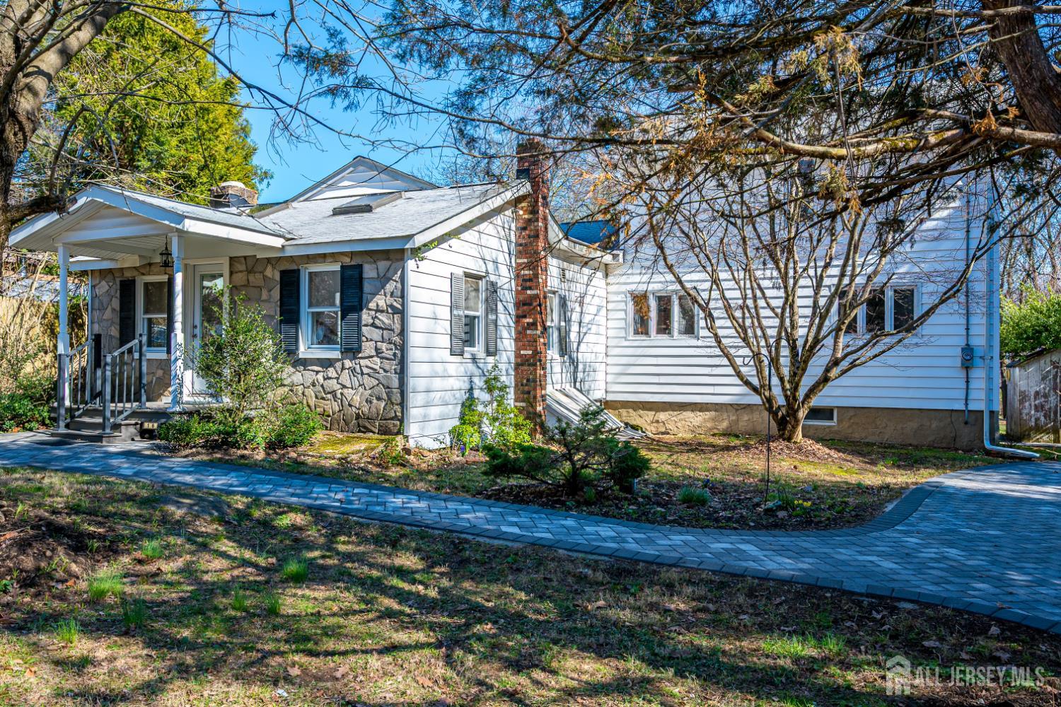 16 Skytop Road Image 1