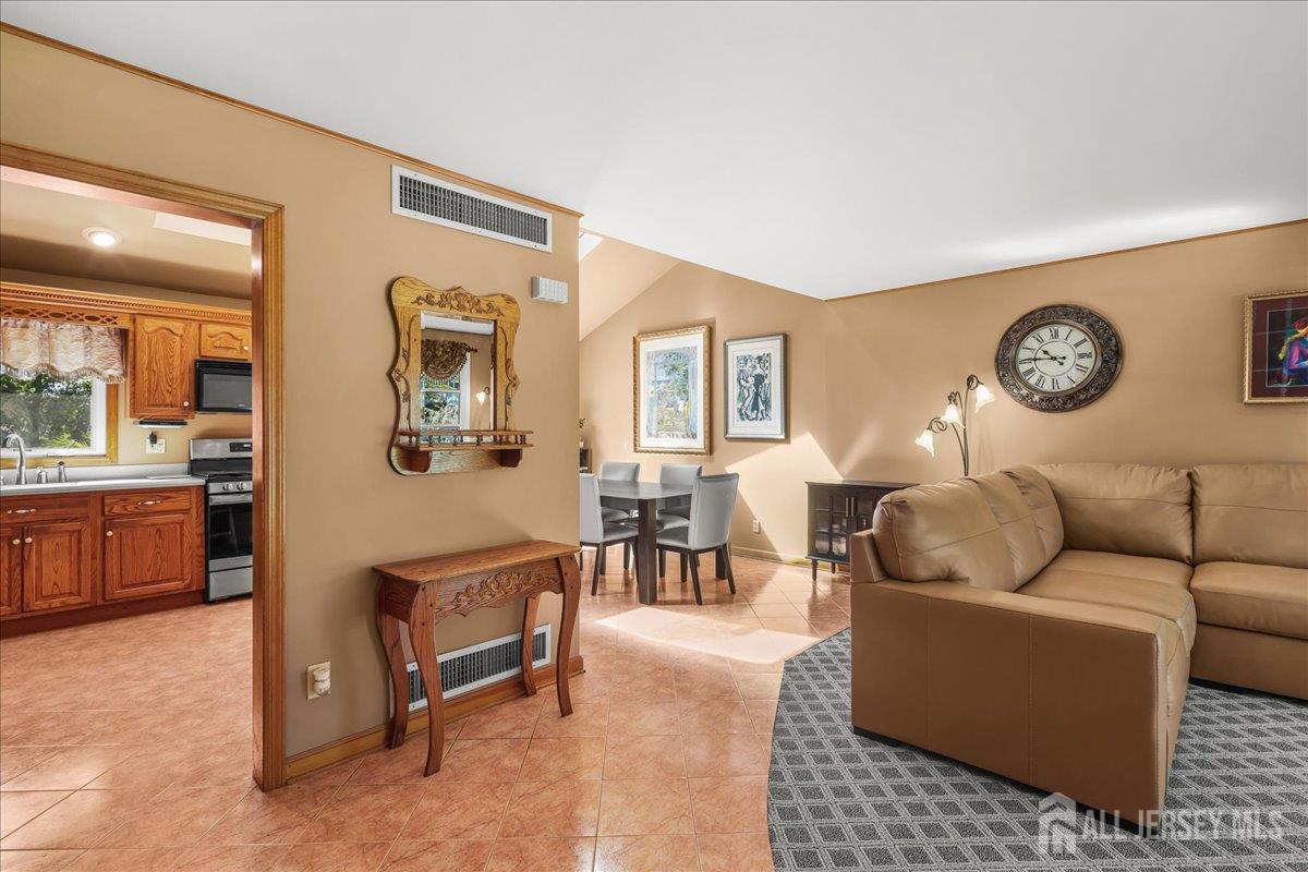 65 Hunter Lane Image 5