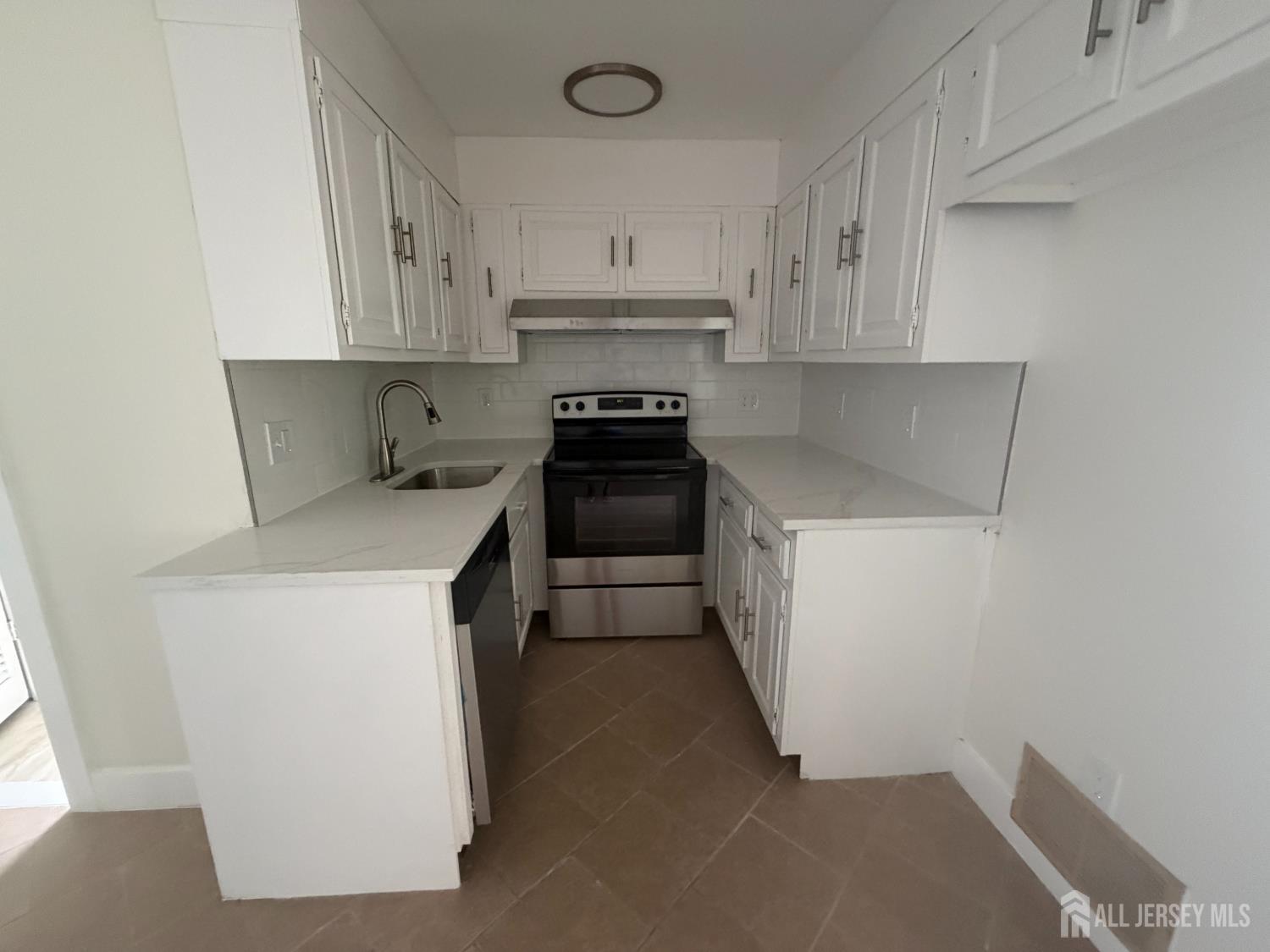 278 Outlook Boulevard, Old Bridge, NJ, 07735 image 12