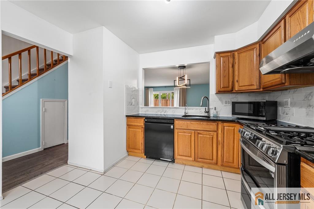 11 Canterbury Circle, Franklin, NJ, 08873 image 7