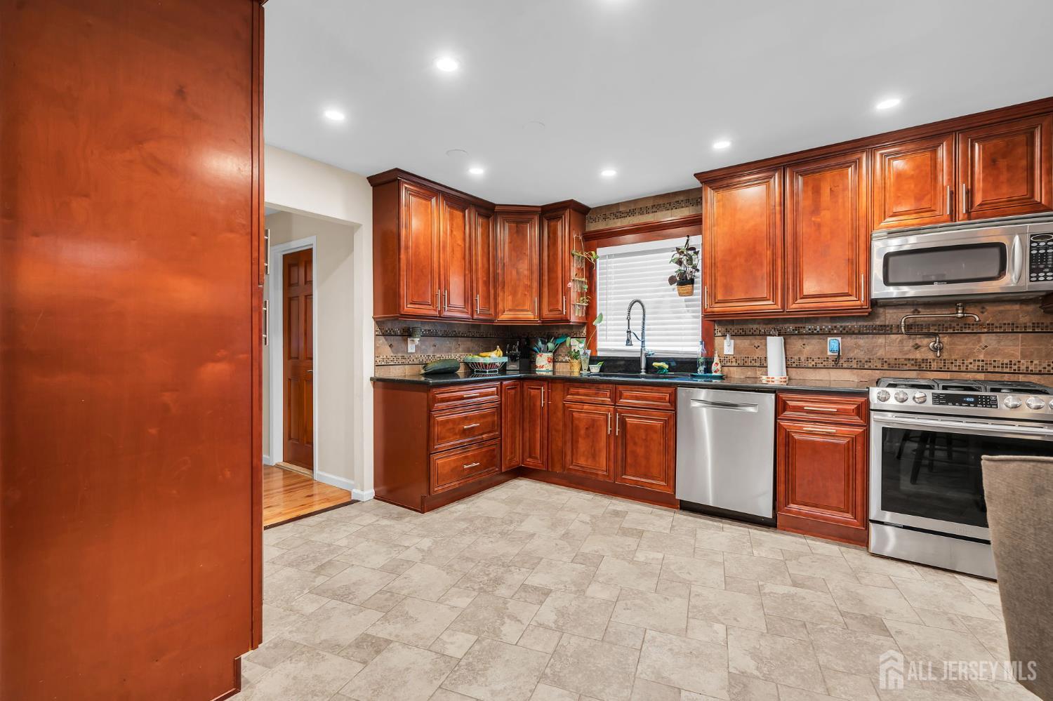 1 Macintosh Court, East Brunswick, NJ, 08816 image 6