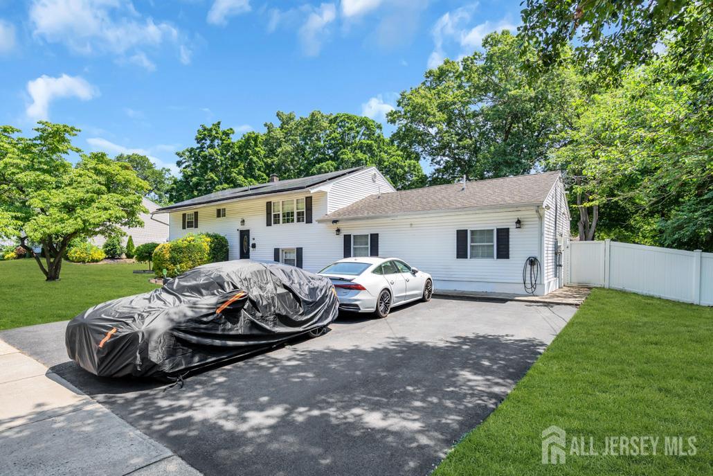 14 Arlington Drive Image 4