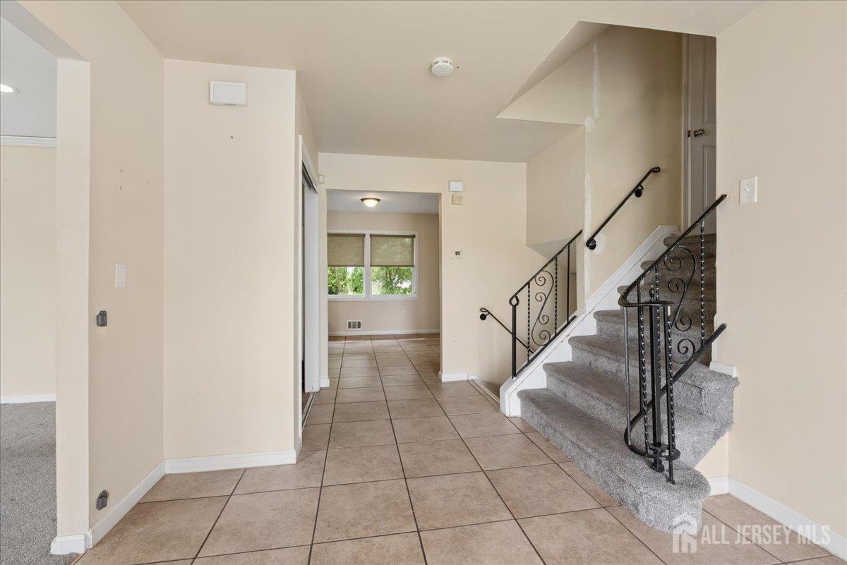 56 gramercy Drive Image 5