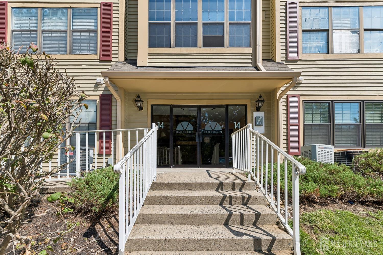 1403 Stoneridge Circle Image 2