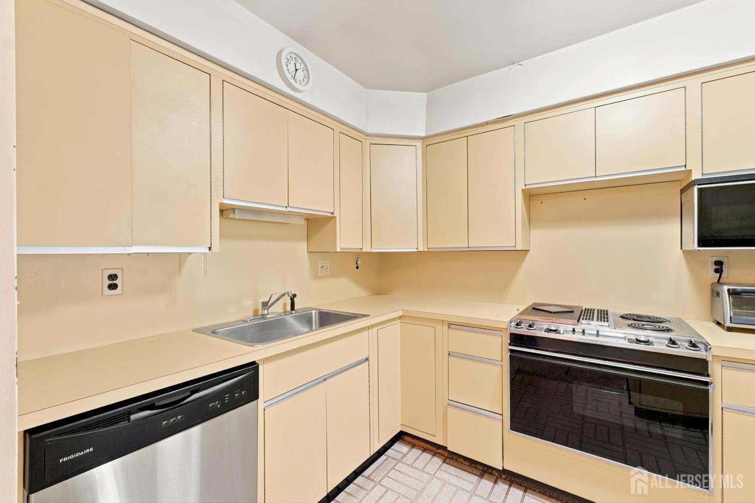 16 Irongate, Metuchen, NJ, 08840 image 12